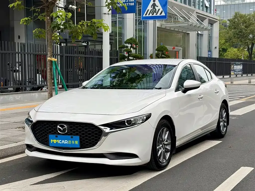 Mazda 3 Axela — фото 1
