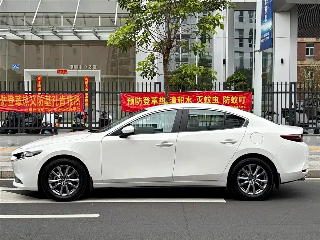 Mazda 3 Axela — фото 6
