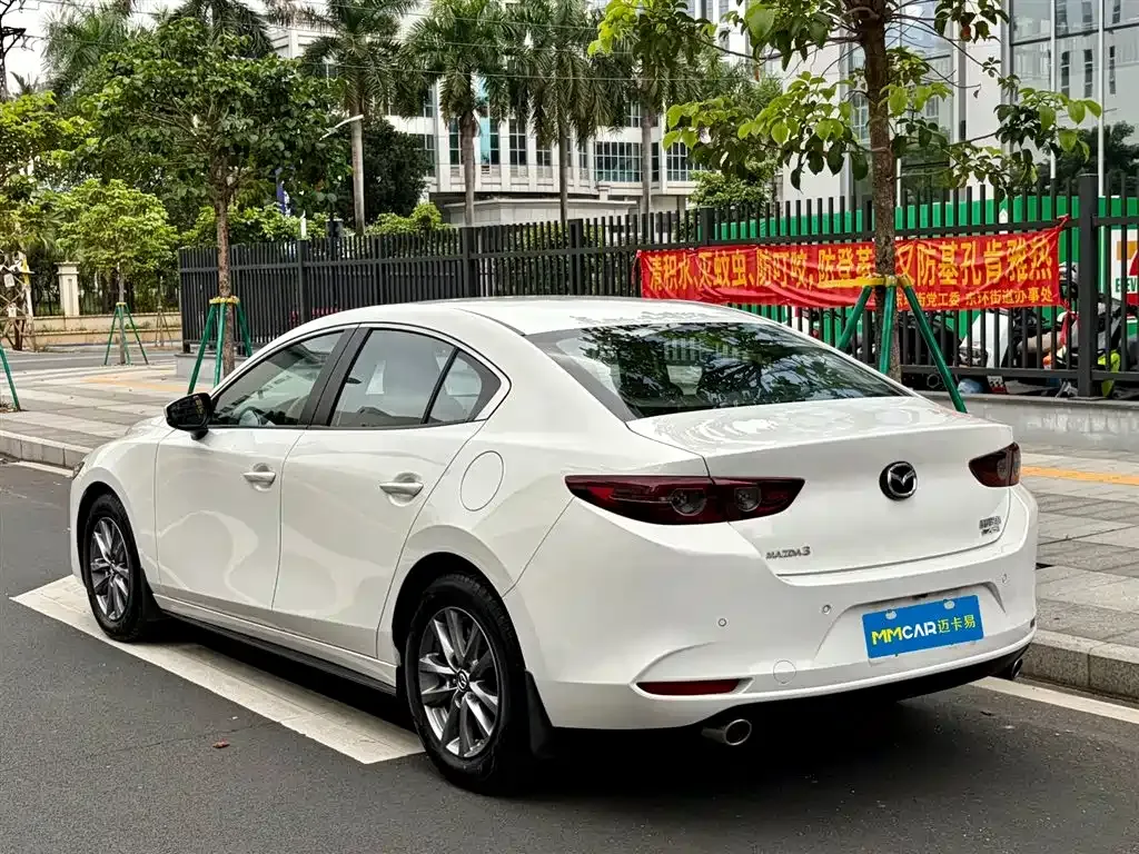 Mazda 3 Axela — фото 10