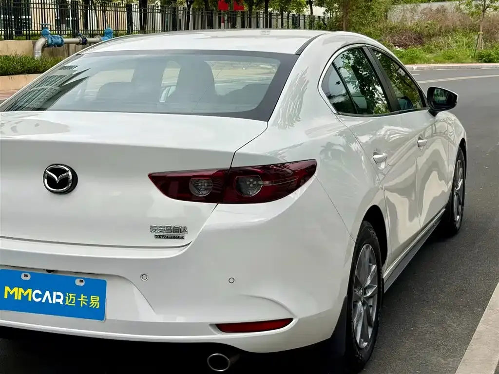Mazda 3 Axela — фото 5