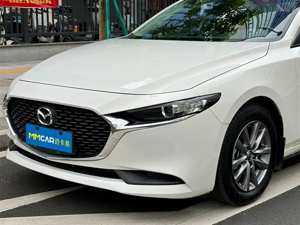 Mazda 3 Axela — фото 4