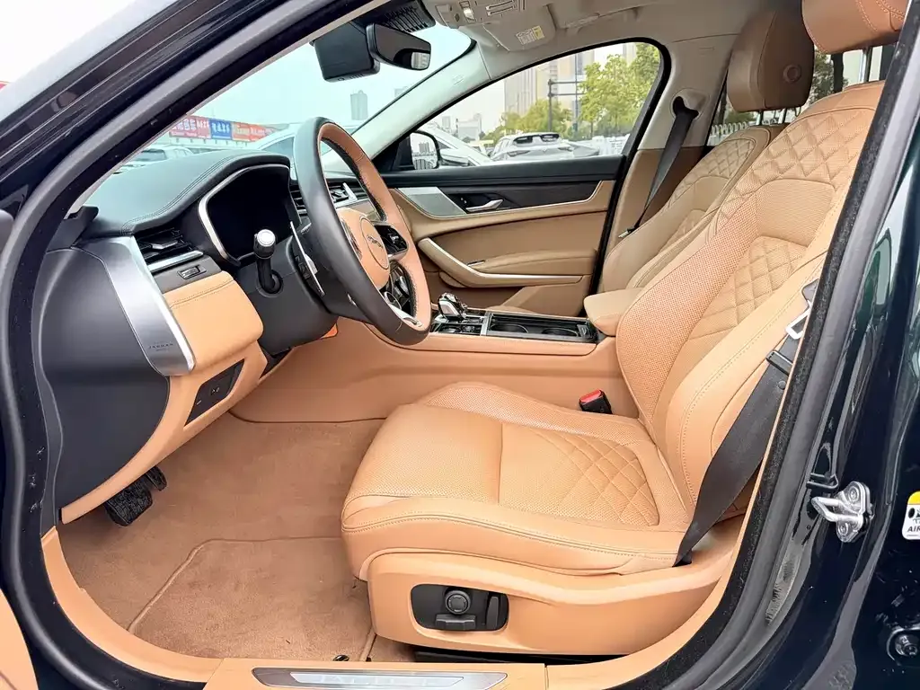 Jaguar XFL 2023 из CN, фото 9