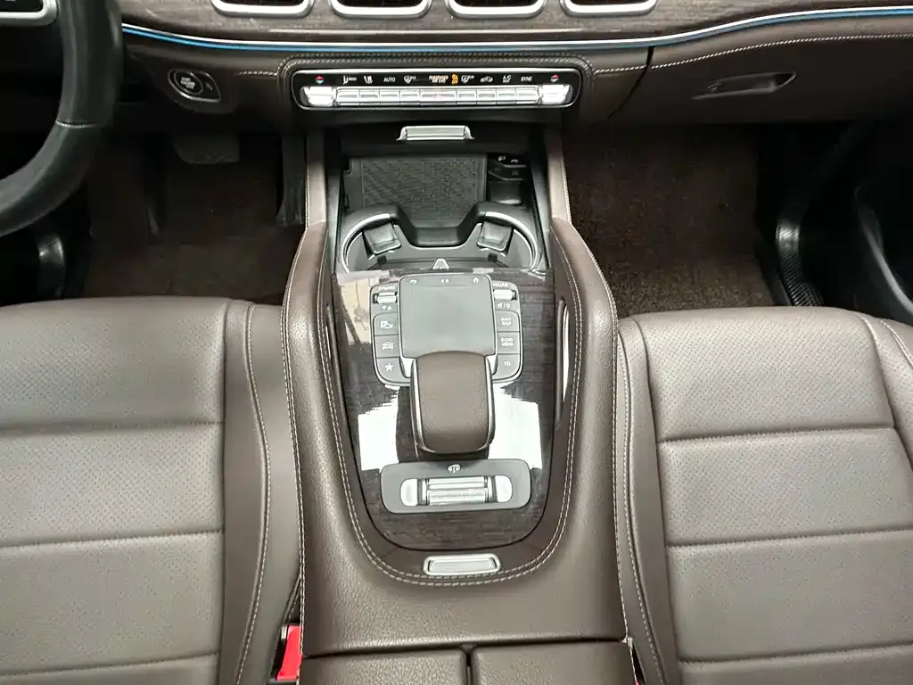 Mercedes-Benz GLS — фото 6