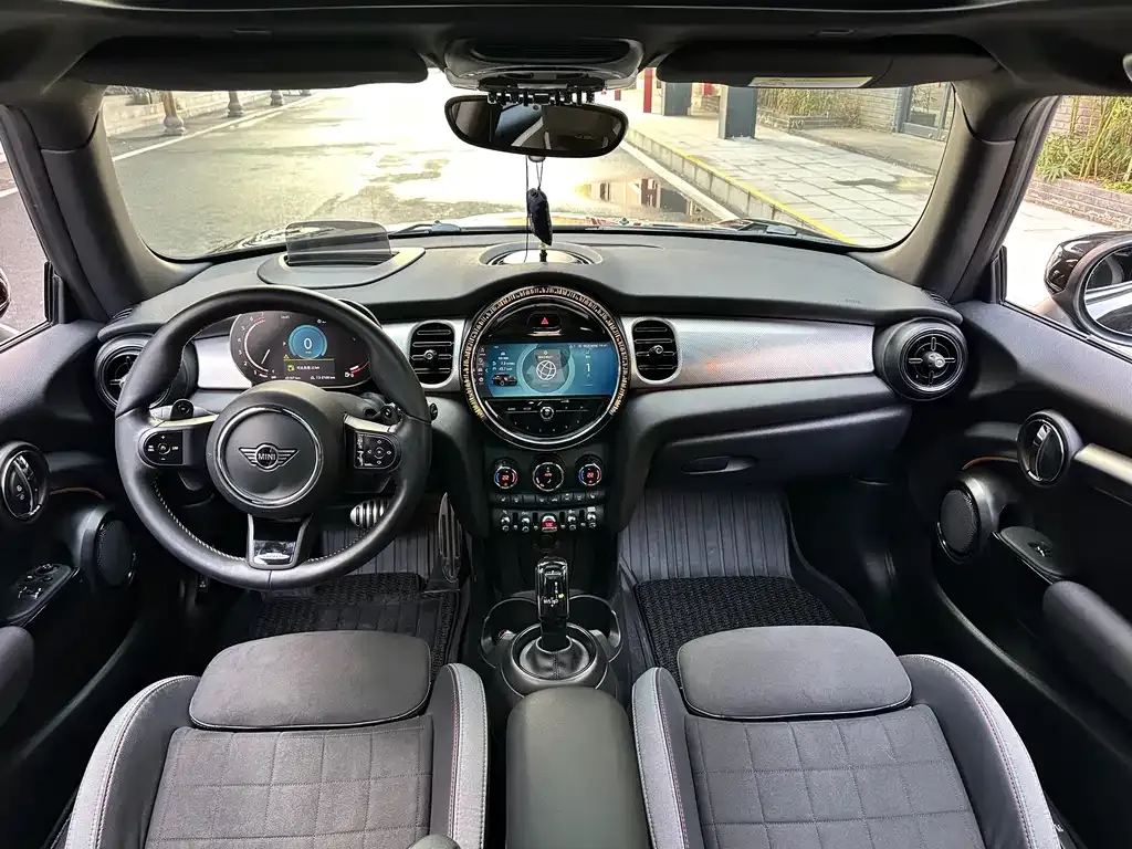 MINI JCW (John Cooper Works) 2021 из CN, фото 3