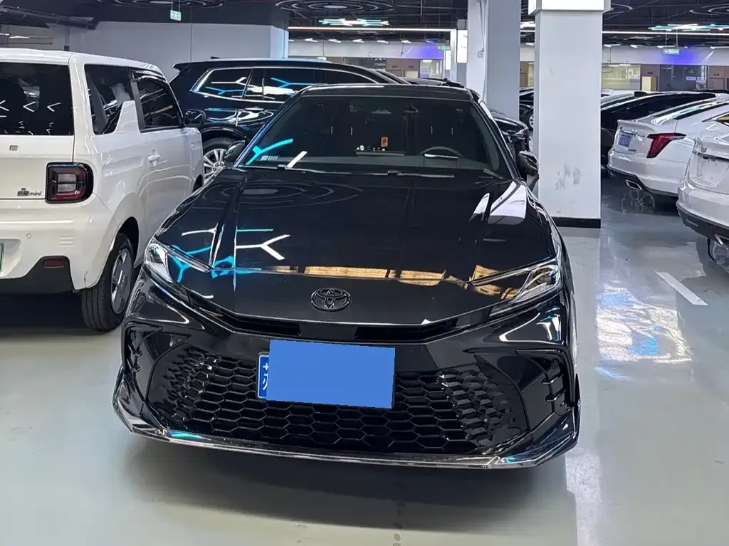 Toyota Camry 2025 из CN, фото 1