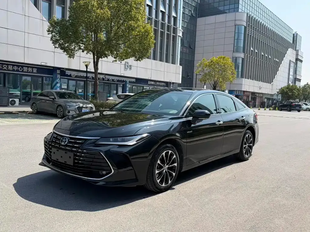 Toyota Avalon 2023 из CN, фото 1