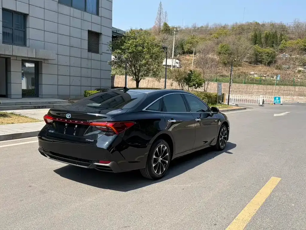 Toyota Avalon 2023 из CN, фото 3