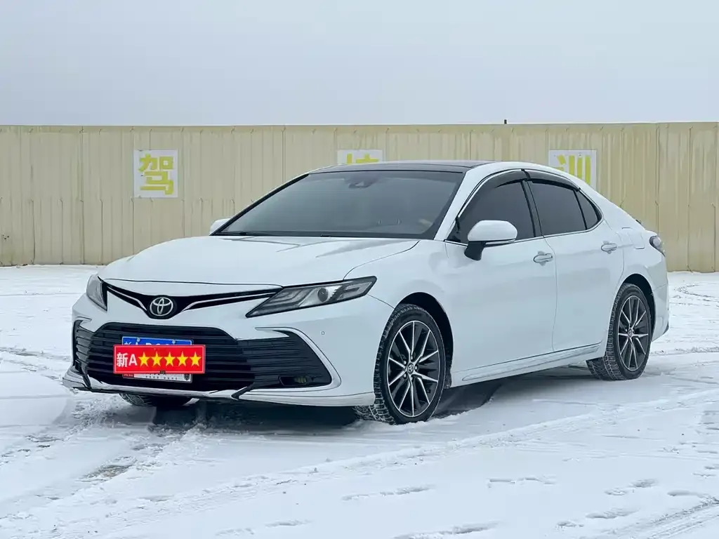 Toyota Camry 2023 из CN, фото 1