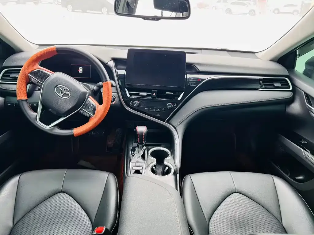 Toyota Camry 2023 из CN, фото 2