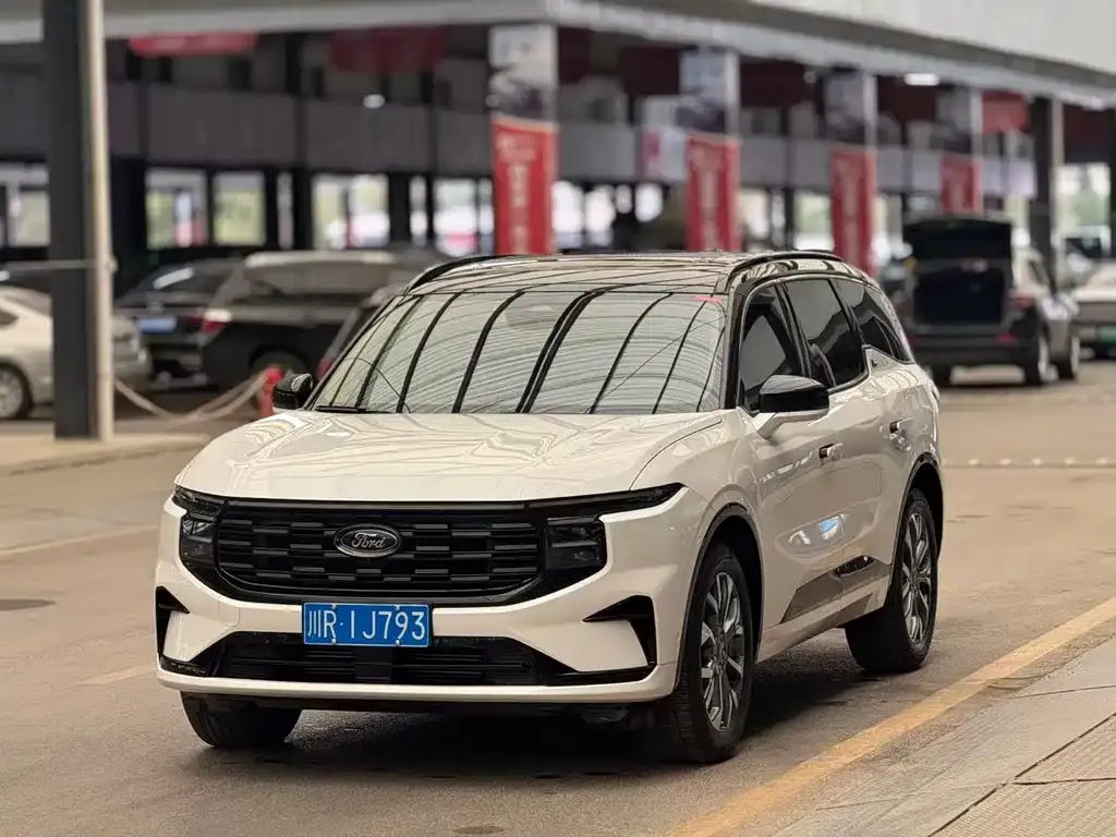 Ford Edge — фото 1