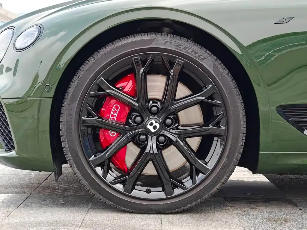 Bentley Continental 2024 из CN, фото 5