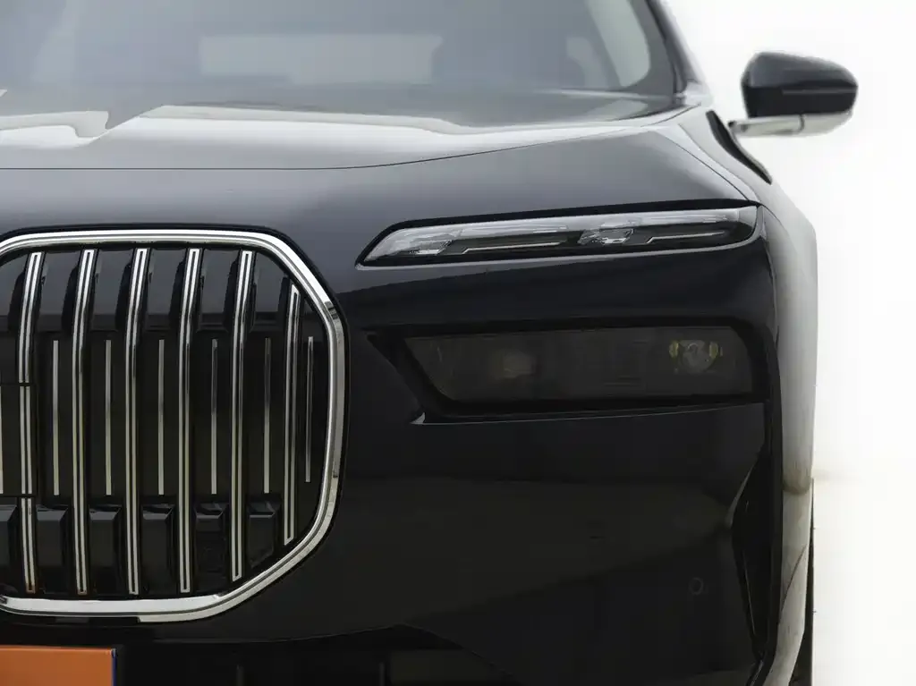 BMW 7 Series — фото 5
