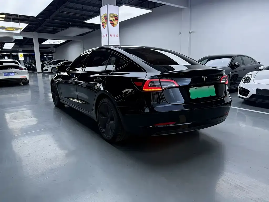 Tesla Model 3 — фото 5