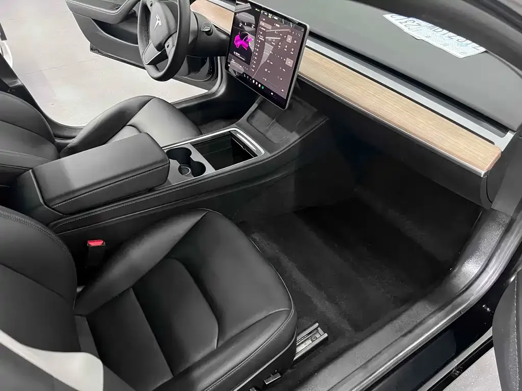 Tesla Model 3 — фото 9