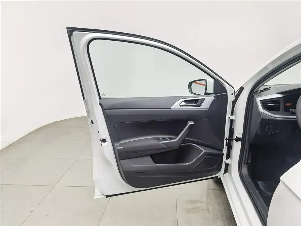 Volkswagen Polo 2024 из CN, фото 6