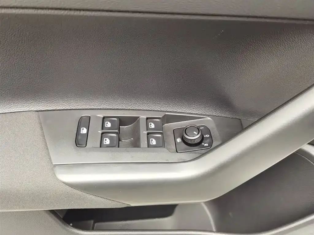 Volkswagen Polo 2024 из CN, фото 10