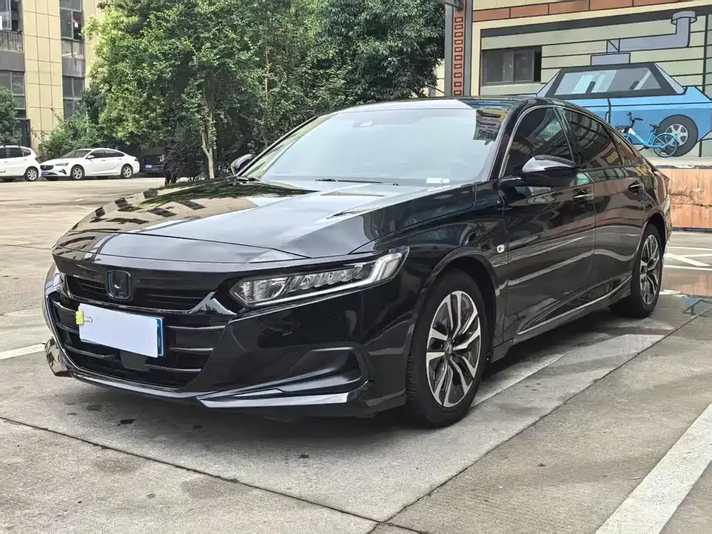Honda Accord — фото 1