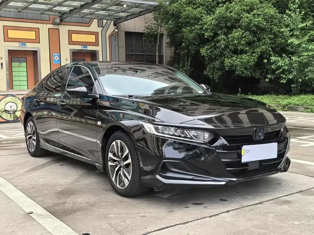 Honda Accord — фото 9