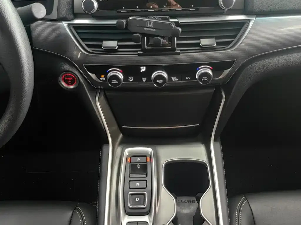 Honda Accord — фото 6