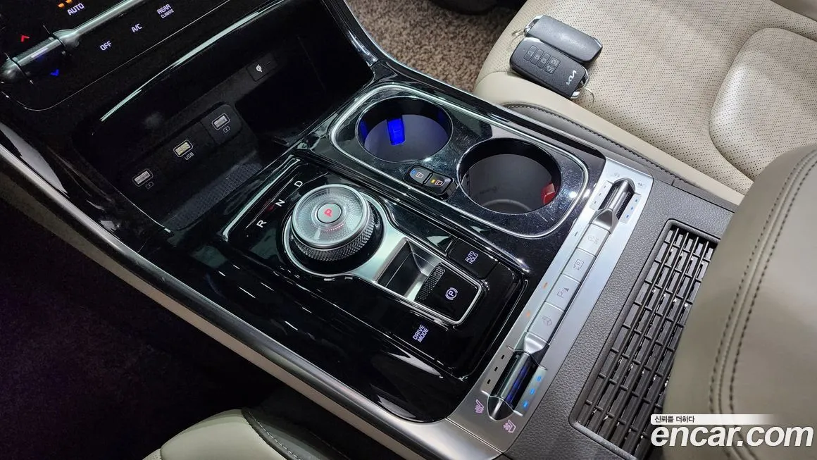 Kia Carnival — фото 10