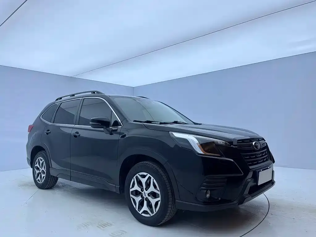 Subaru Forester — фото 1
