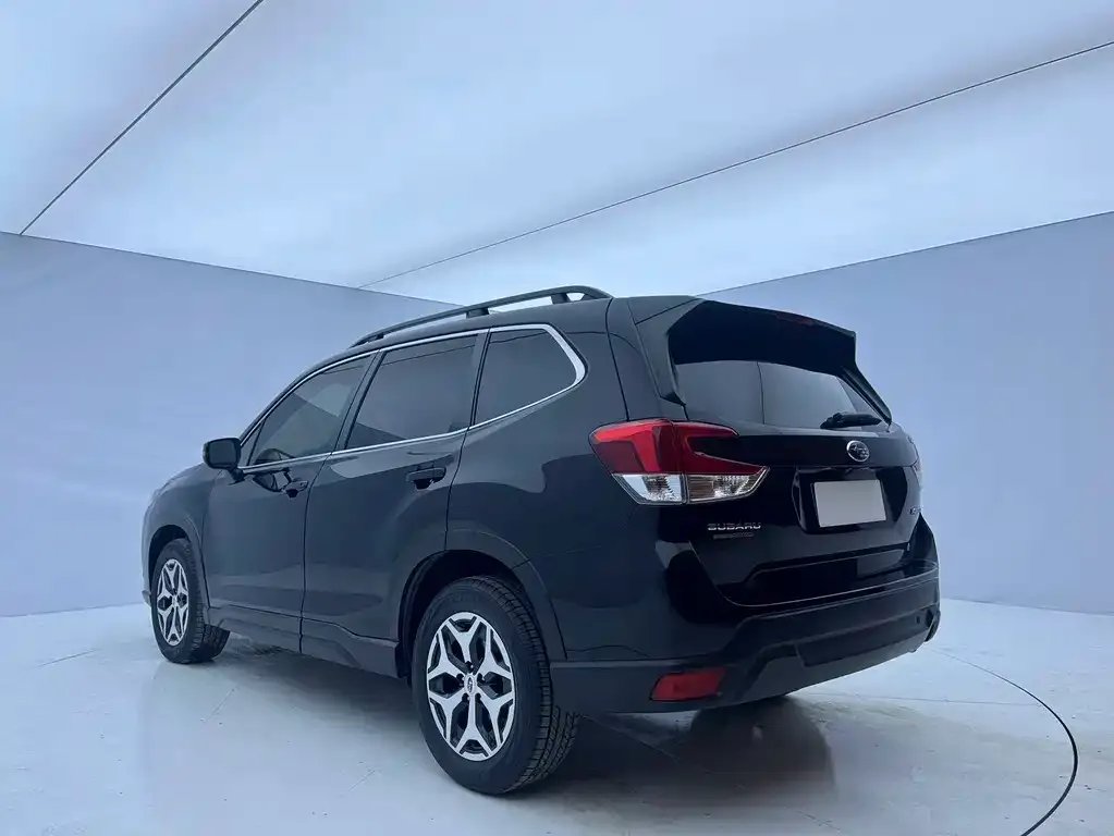 Subaru Forester — фото 8