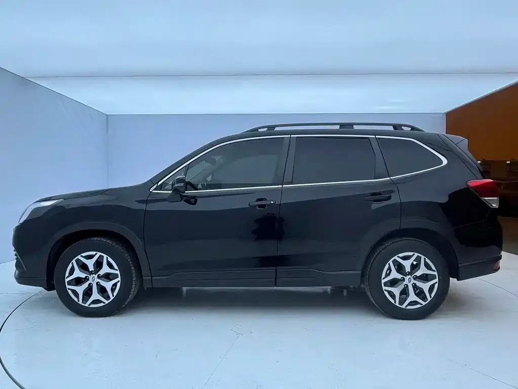 Subaru Forester — фото 4