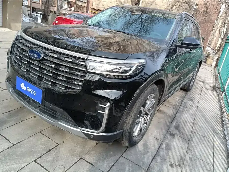 Ford Explorer 2023 из CN, фото 1