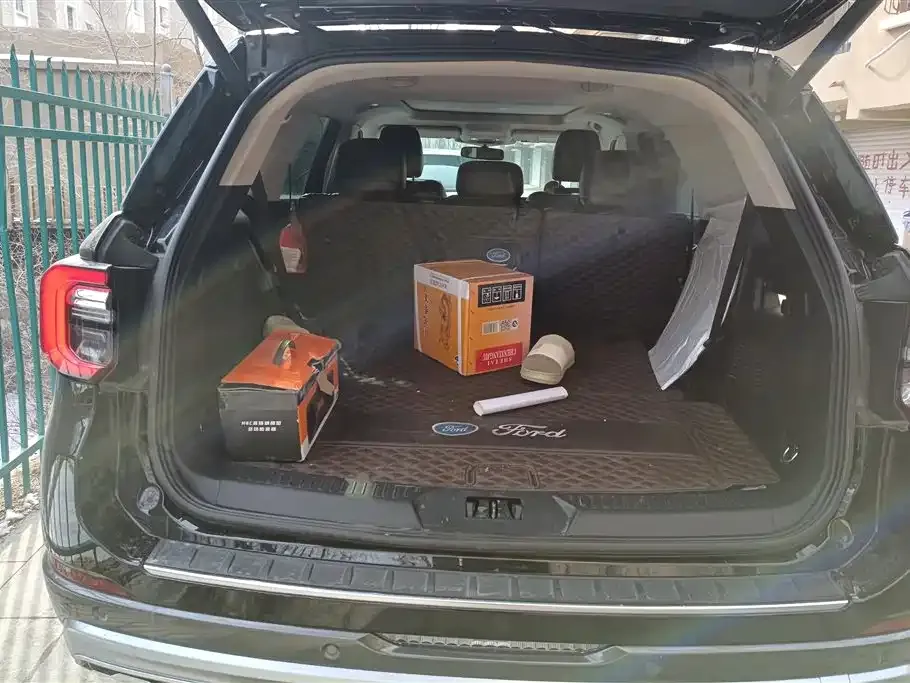 Ford Explorer 2023 из CN, фото 3