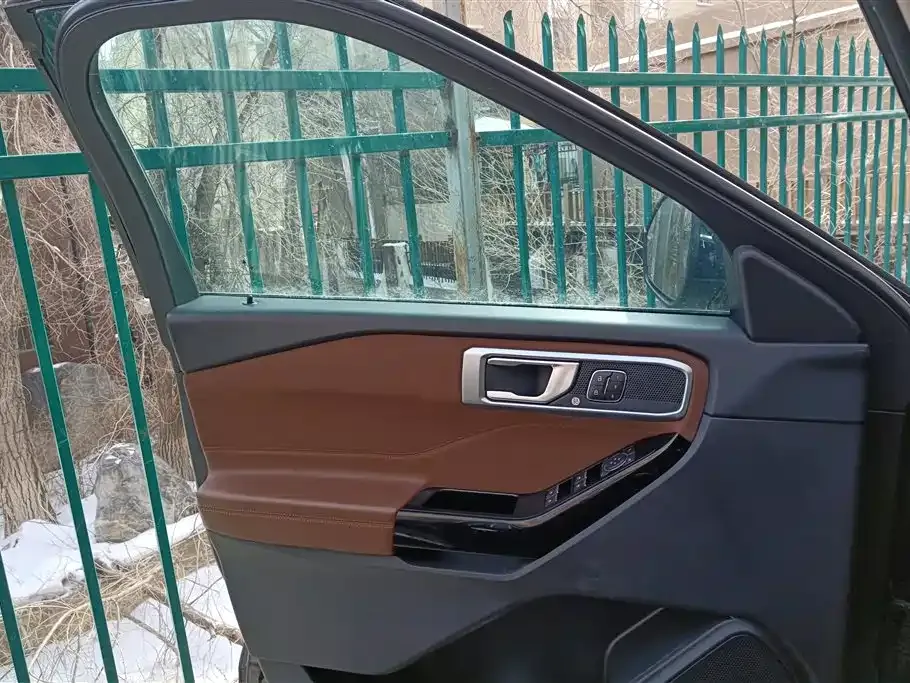 Ford Explorer 2023 из CN, фото 7