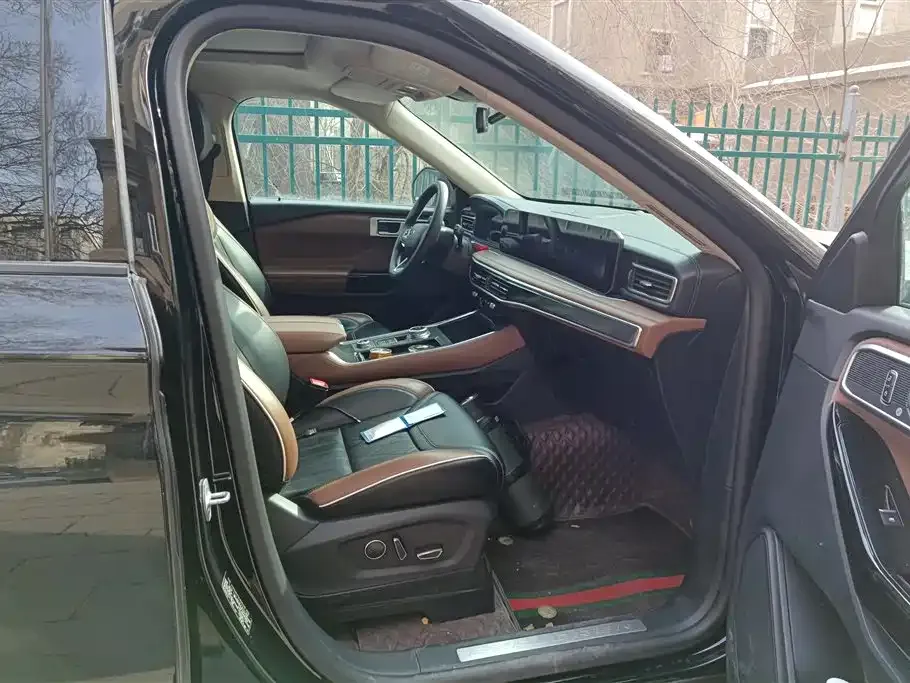 Ford Explorer 2023 из CN, фото 4