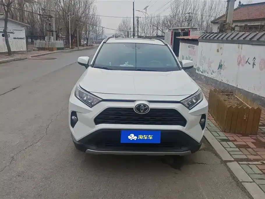 Toyota RAV4 — фото 4