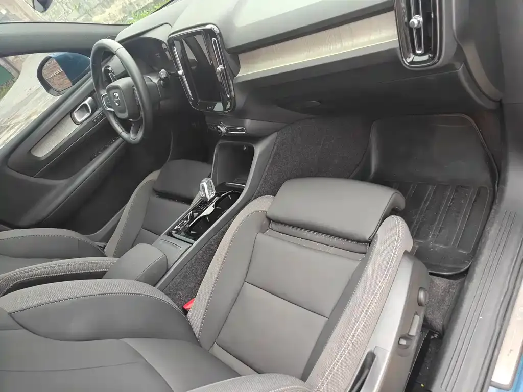 Volvo XC40 2023 из CN, фото 8