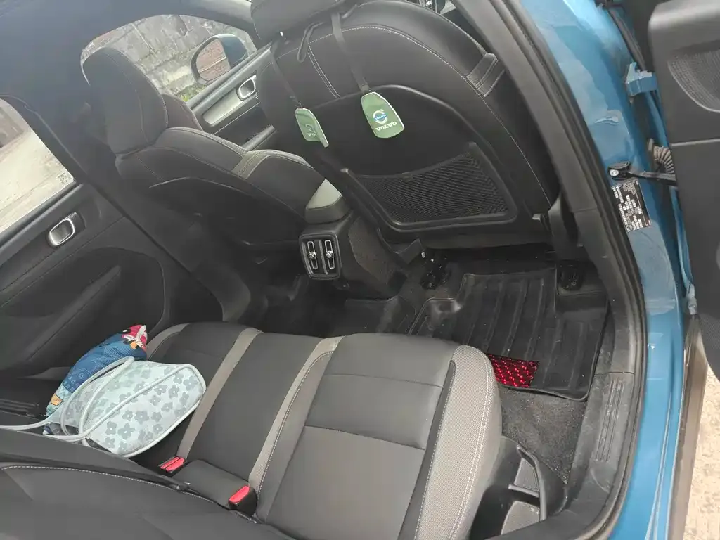 Volvo XC40 2023 из CN, фото 6