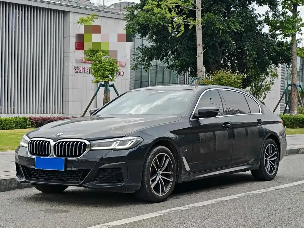 BMW 5 Series — фото 1