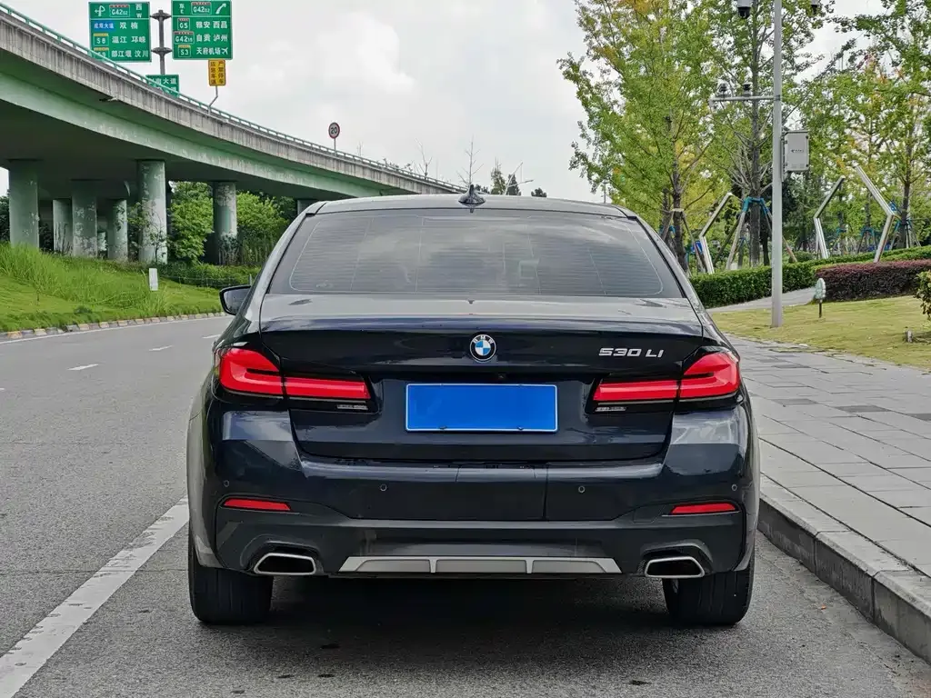 BMW 5 Series — фото 2