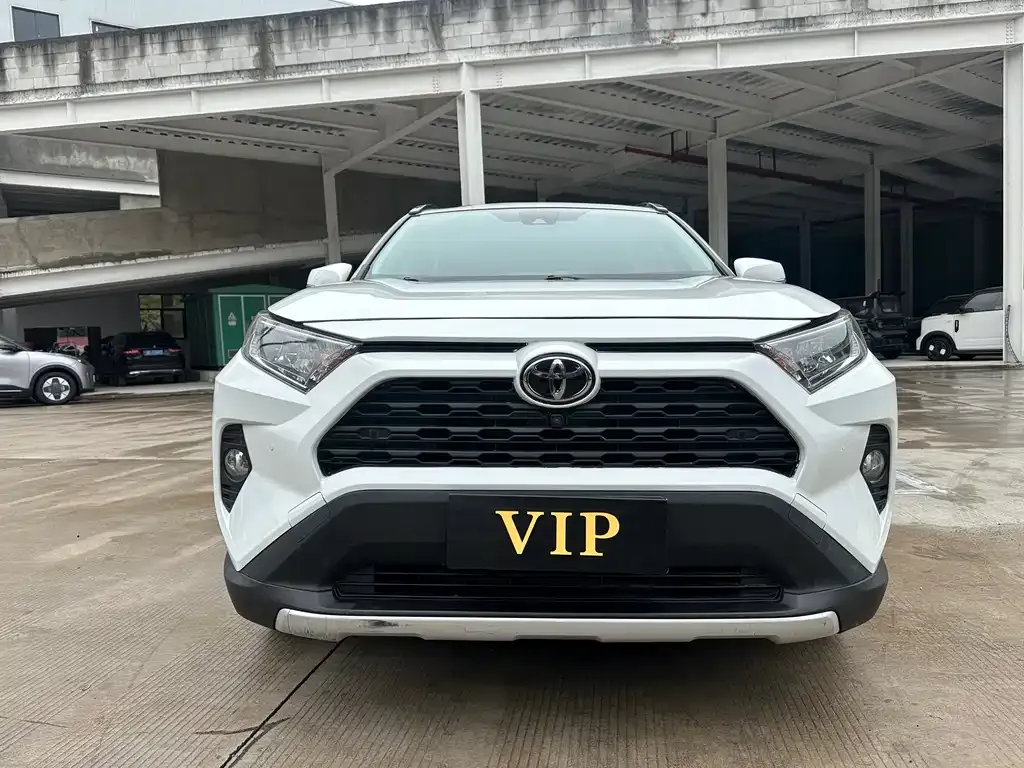 Toyota RAV4 2023 из CN, фото 8