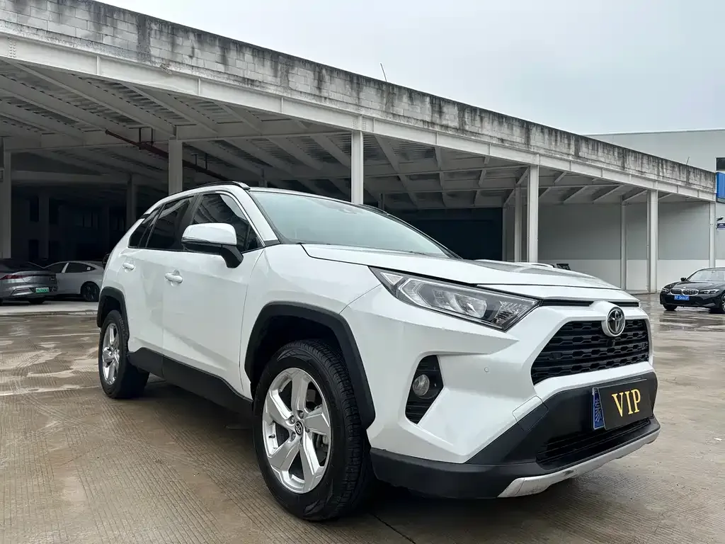 Toyota RAV4 2023 из CN, фото 5