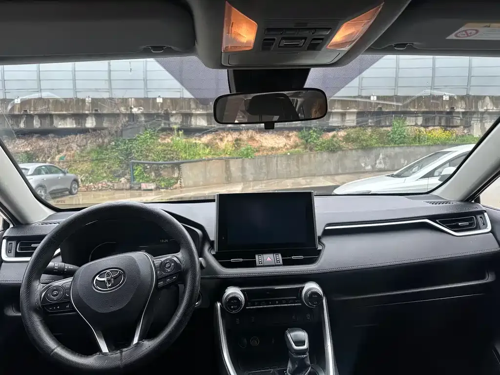 Toyota RAV4 2023 из CN, фото 4
