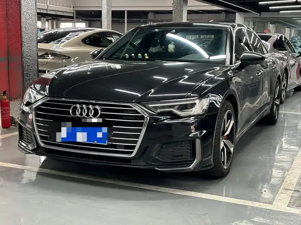 Audi A6L — фото 1