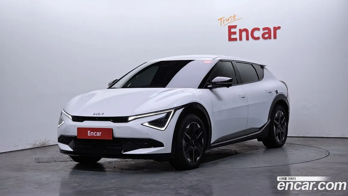 Kia EV6 — фото 1