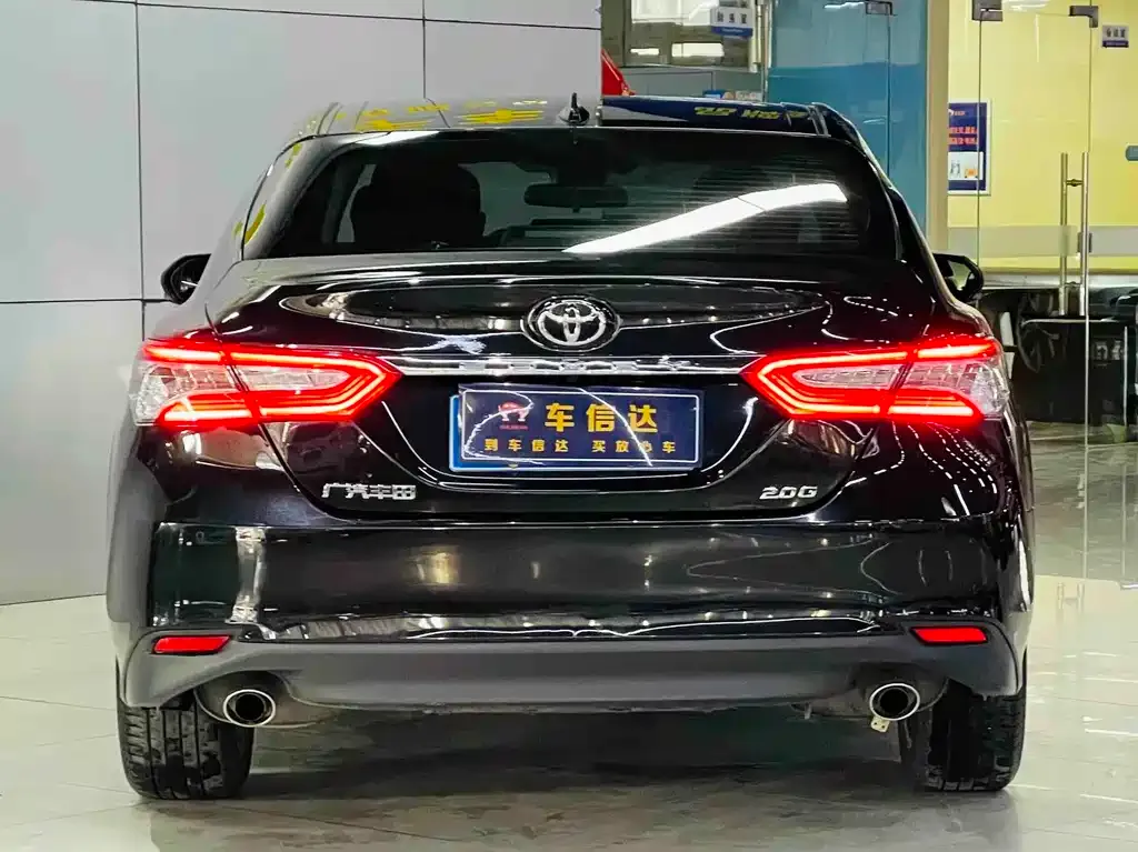 Toyota Camry — фото 9