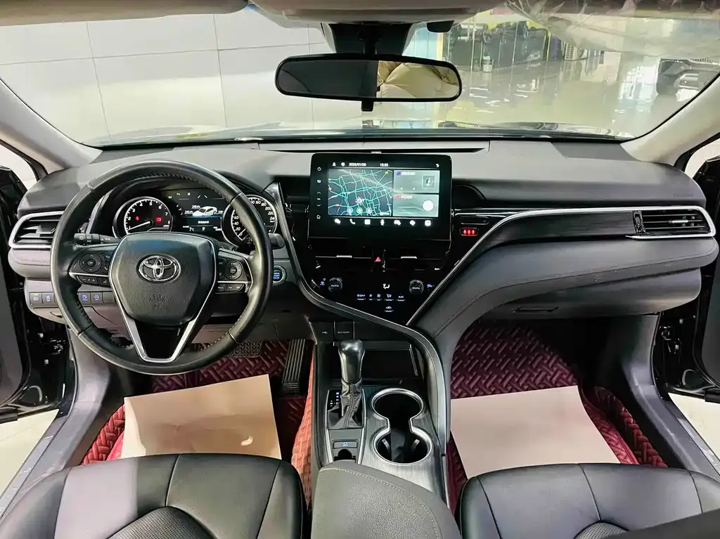 Toyota Camry — фото 7