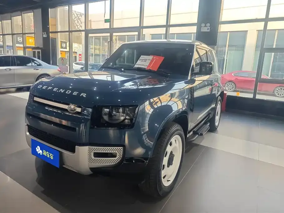 Land Rover Defender — фото 1