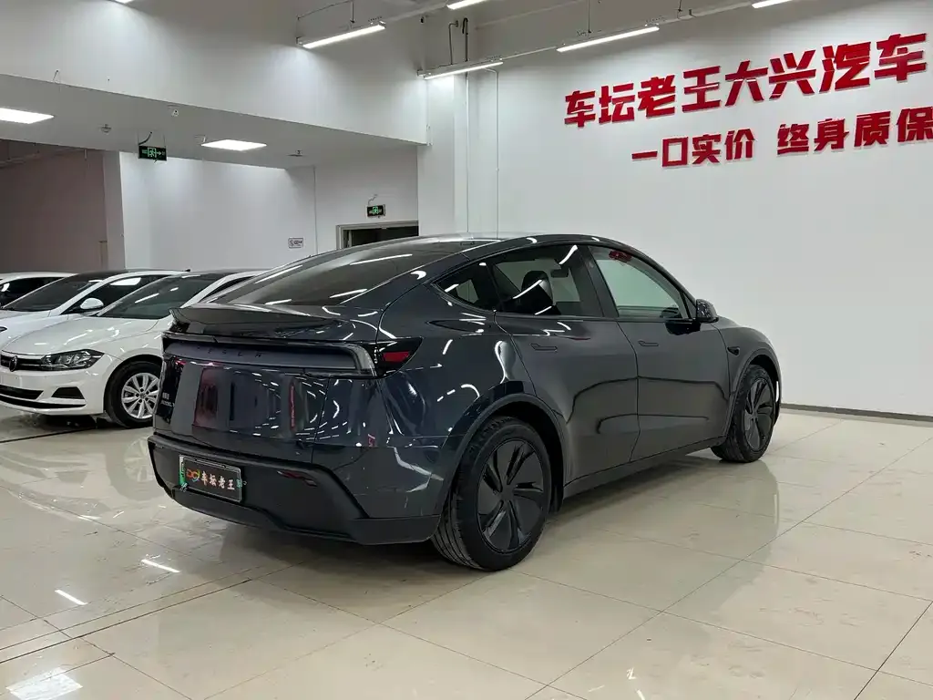 Tesla Model Y — фото 4