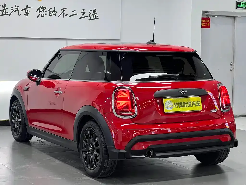 MINI Cooper (3-door) 2023 из CN, фото 2