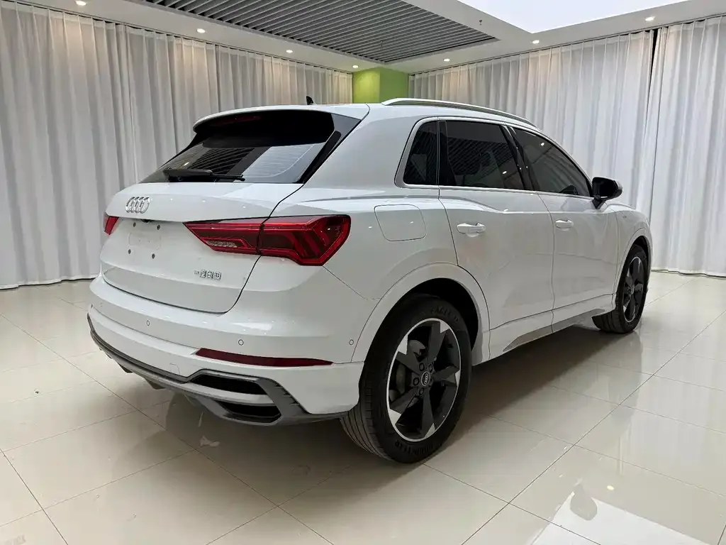 Audi Q3 — фото 10