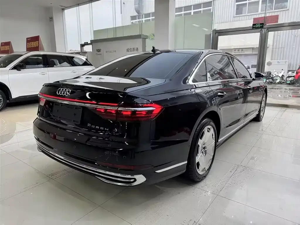 Audi A8 2023 из CN, фото 10