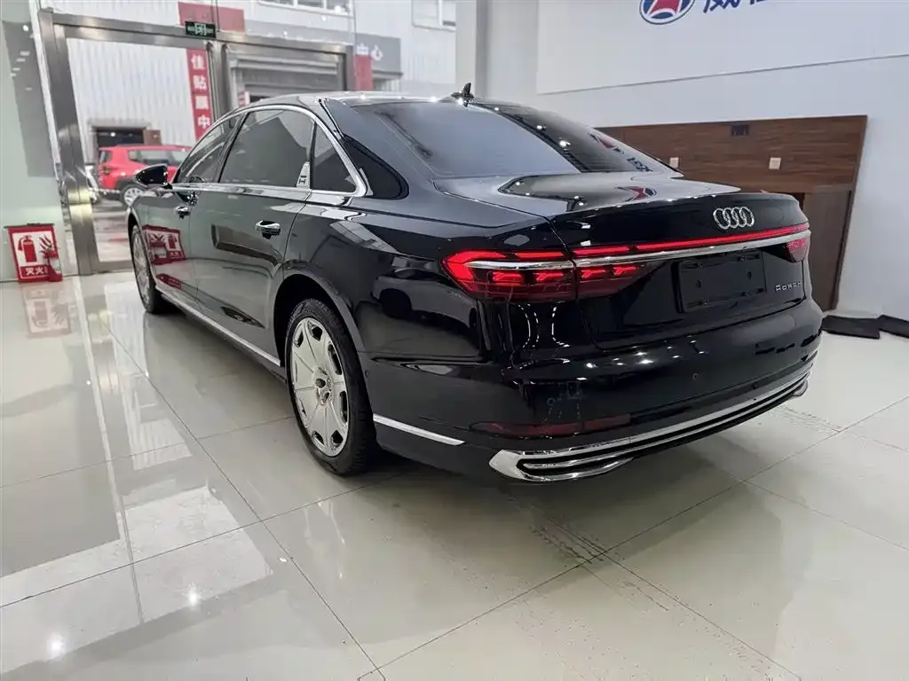 Audi A8 2023 из CN, фото 4