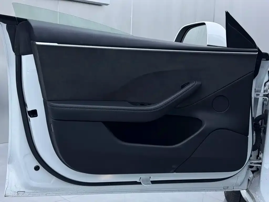 Tesla Model 3 — фото 6